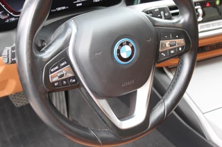 BMW 3 Series 2022 - Touring 320e High Executive LEDER NAVI CARPLAY TREKHAAK obrazek 24