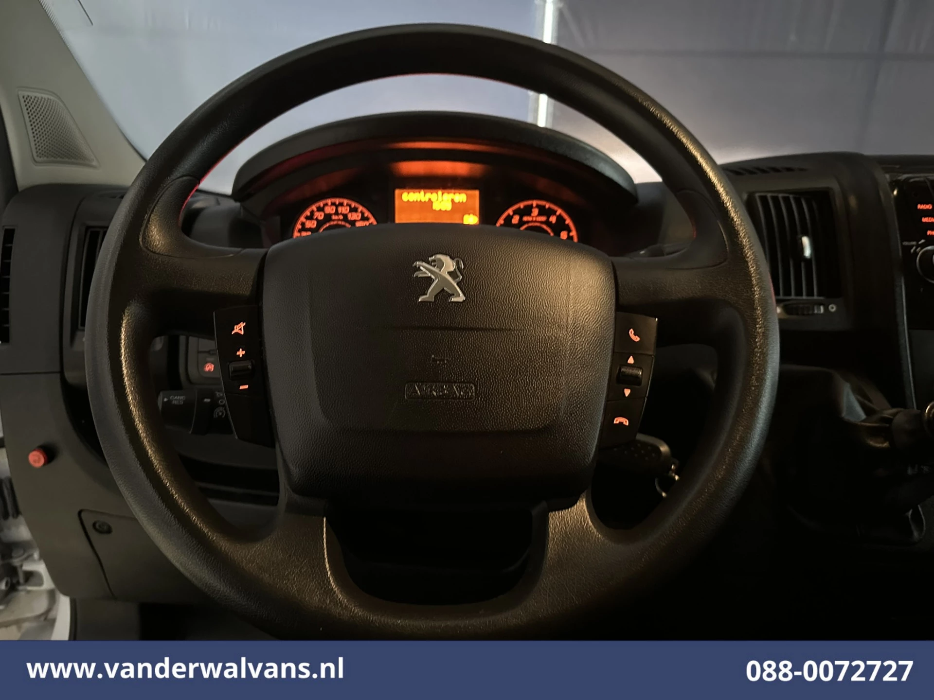 Peugeot Boxer 2022 - 2.2 BlueHDi 141pk Bakwagen 436cm Lang Laadklep Euro6 Airco | Cruisecontrol | 1055kg laadvermogen image 15