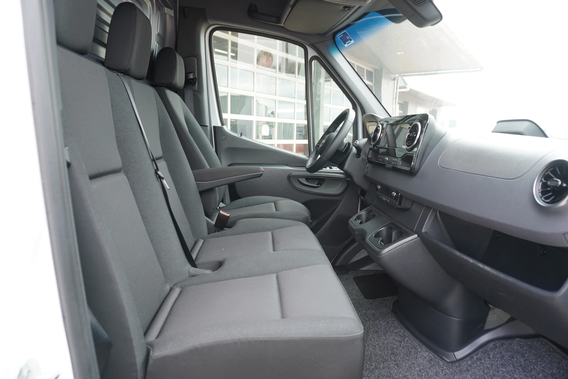 Mercedes-Benz Sprinter 2024 - 315 CDI 150PK L2H2 Pro automaat obrázek 13