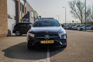 Mercedes-Benz A-Class 2021 - 250e AMG-Line, Pano, Burmester, Half Leder image 9