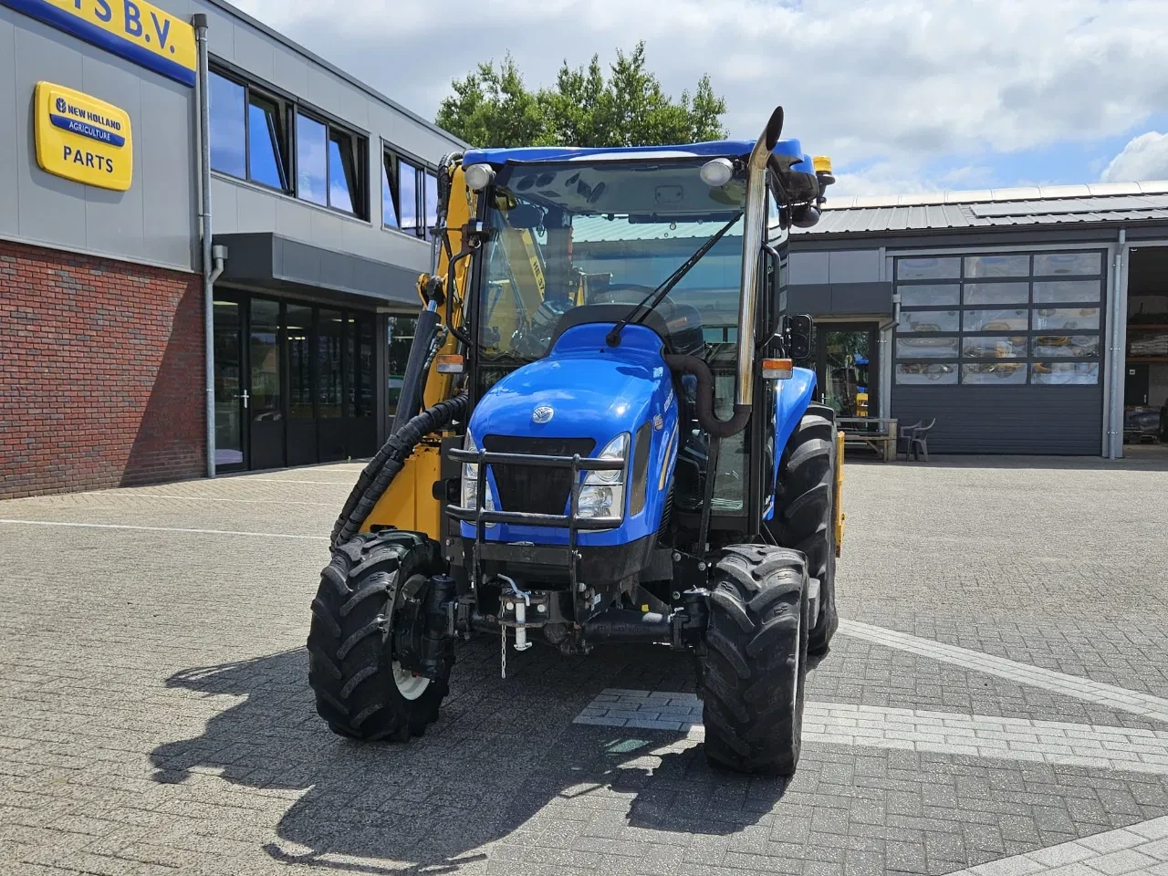 New Holland 2003 - Boomer 3050 met Bos Maaiarm afbeelding 11