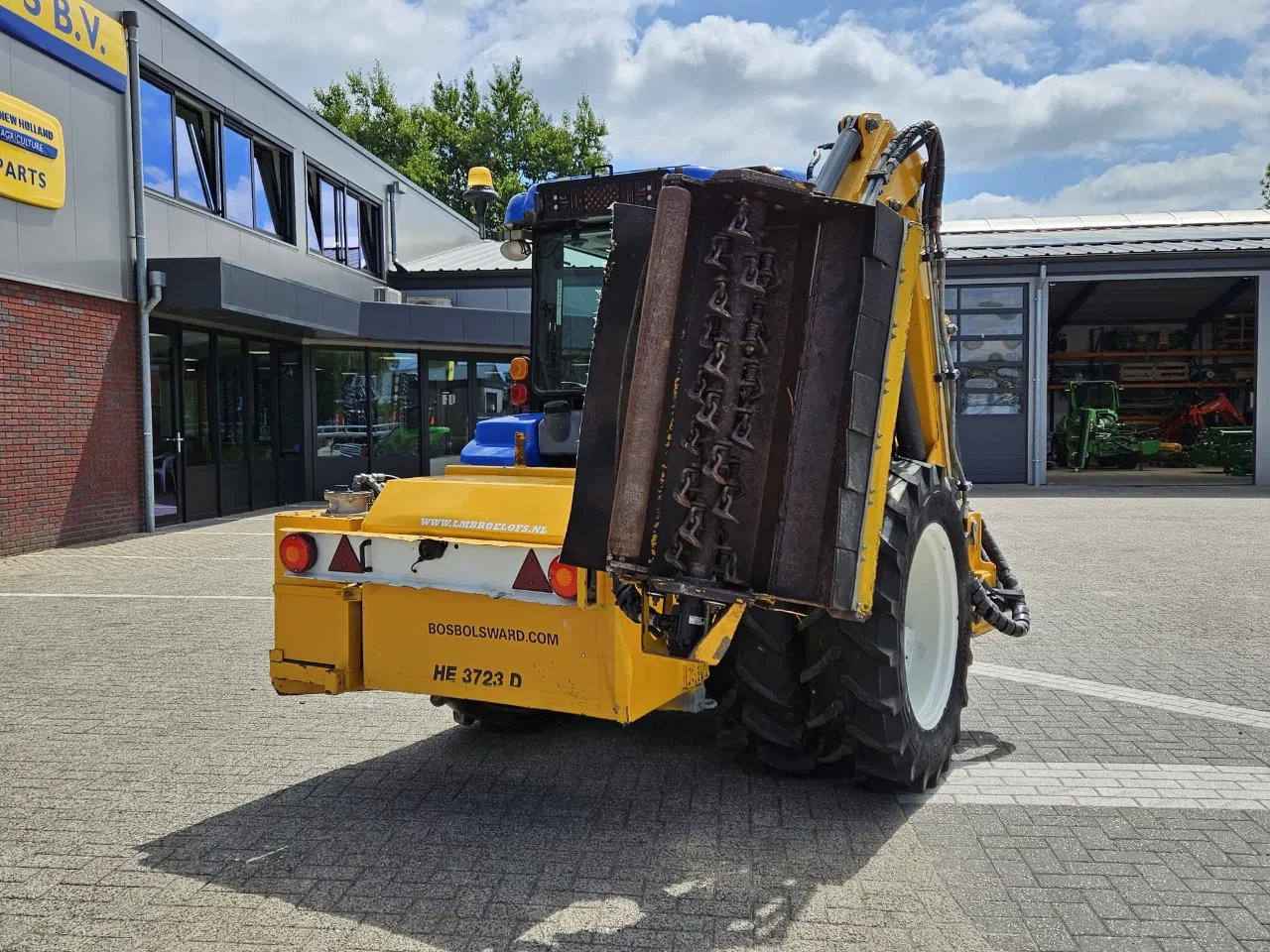 New Holland 2003 - Boomer 3050 met Bos Maaiarm afbeelding 5