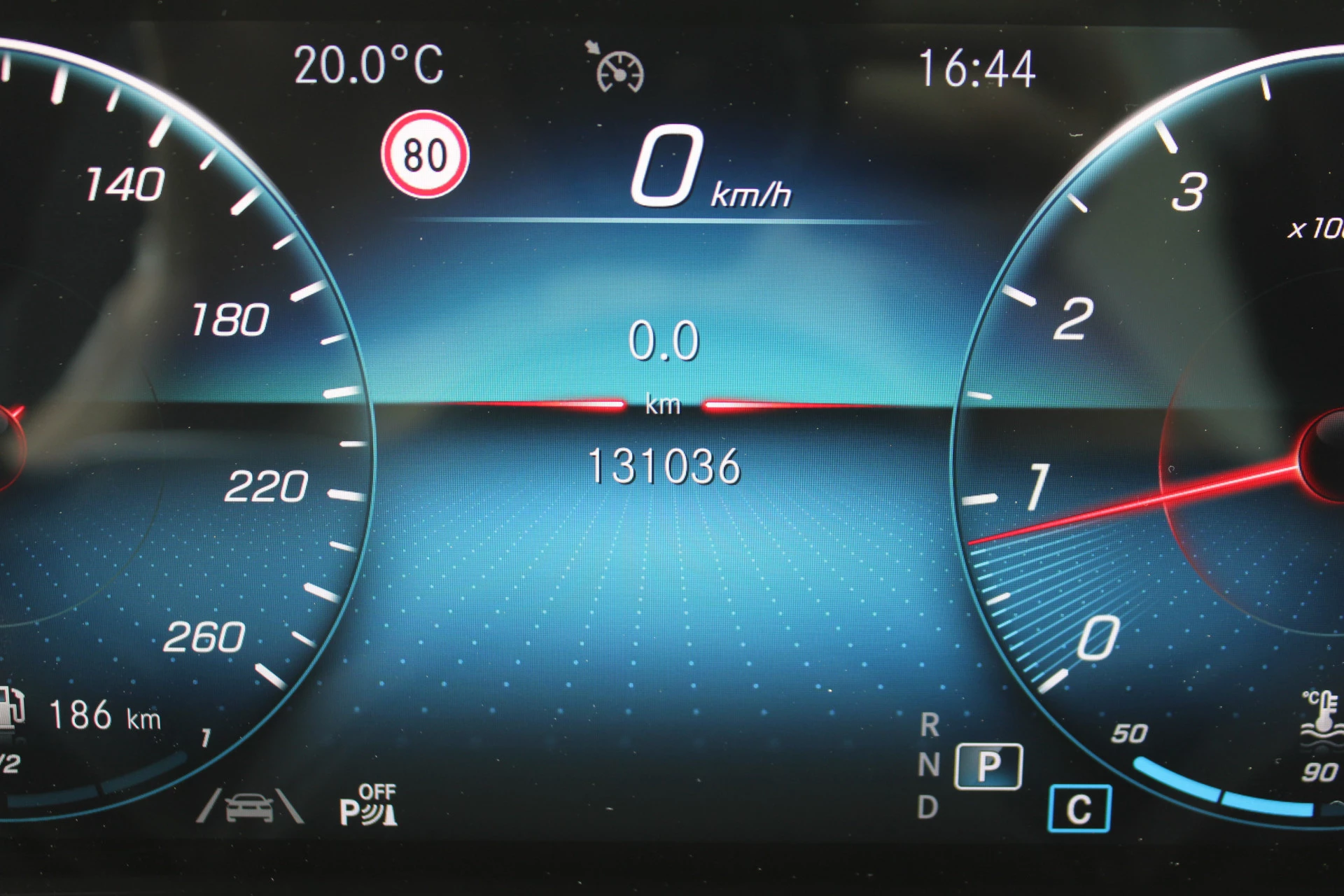 Mercedes-Benz GLB 2022 - 200 AUT7 Luxury Line LEDER SFEER WIDESCREEN TREKHAAK obrázek 21