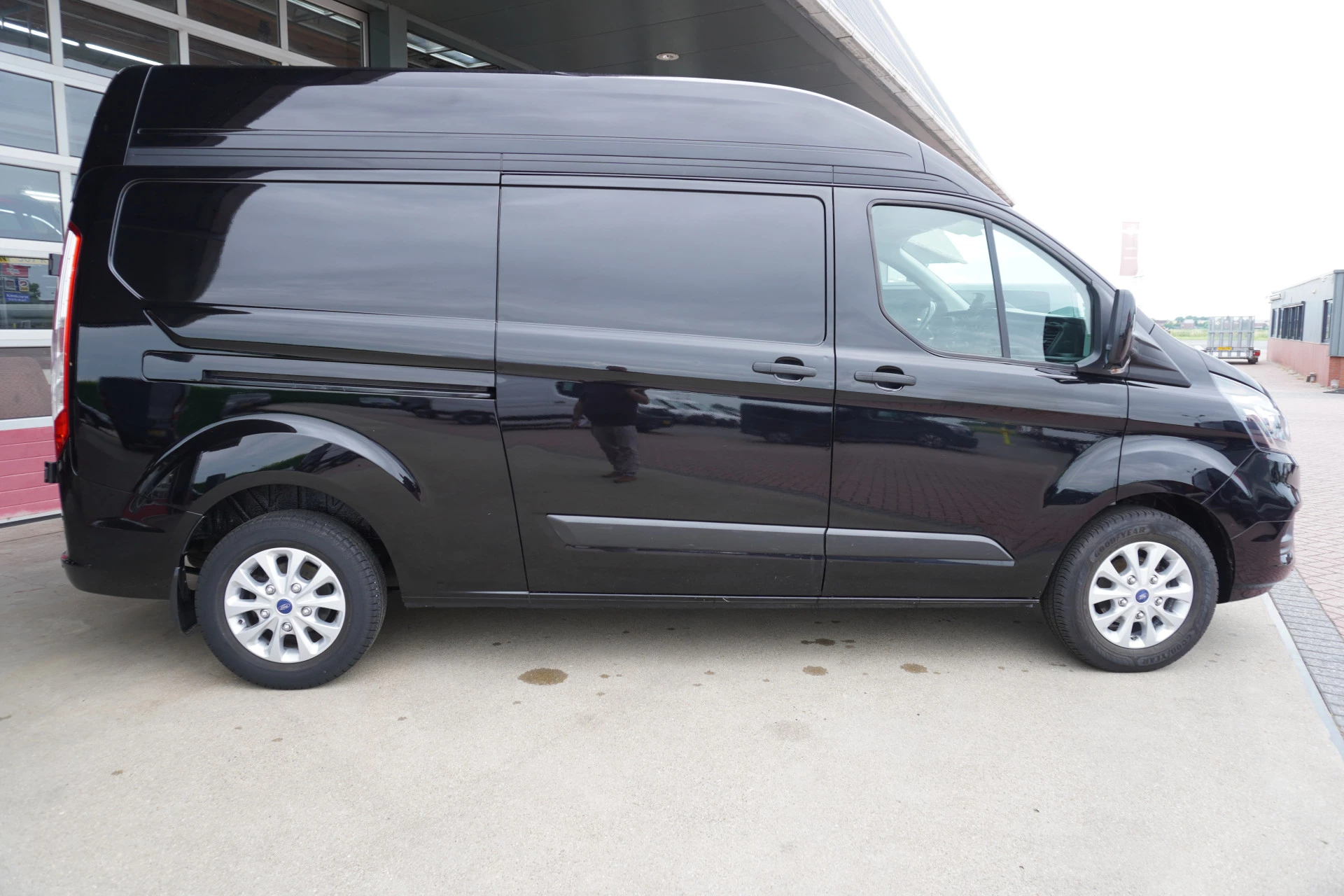 Ford Transit Custom 2022 - 300L 2.0 TDCI 130PK L2H2 Trend afbeelding 3