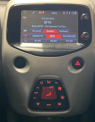 Toyota Aygo 2015 - 1.0 VVT-i x-clusiv 2e Eigenaar - Achtercamera - Airco bild 17