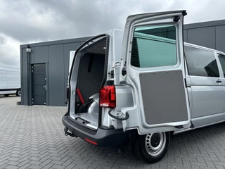 Volkswagen Transporter 2024 - 2.0 TDI 150 PK DSG AUTOMAAT HIGLINE / ** 19.778 KM ** / DUBBELE CABINE / ADAPTIVE CRUISE / TREKHAAK / 6 PERSOONS afbeelding 11
