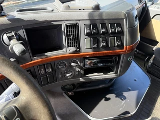 Volvo FH 2006 - 480 6x4 / I-shift / Schuifschotel image 11