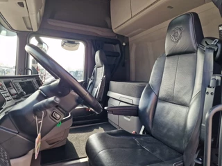 Scania R 2024 - R500 NGS Highline 6x2/4 - Full air - Retarder - Leather seats - Leather interior obrazek 10