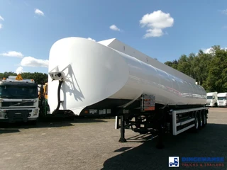 Lakeland Fuel tank alu 42.8 m3 / 6 comp + pump 2011 en venta