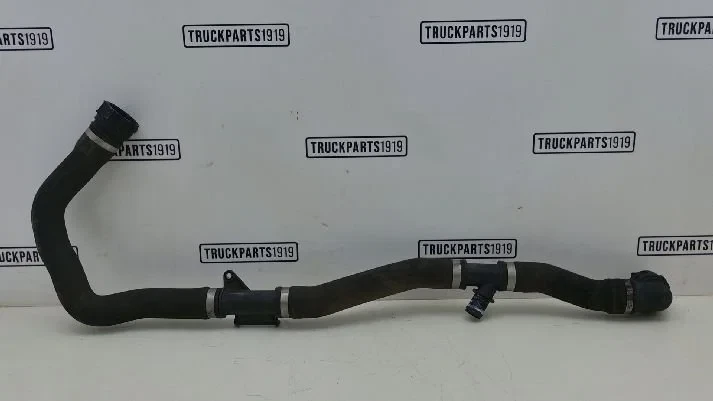 Mercedes-Benz MB - Cooling System Koelvloeistofslang afbeelding 1