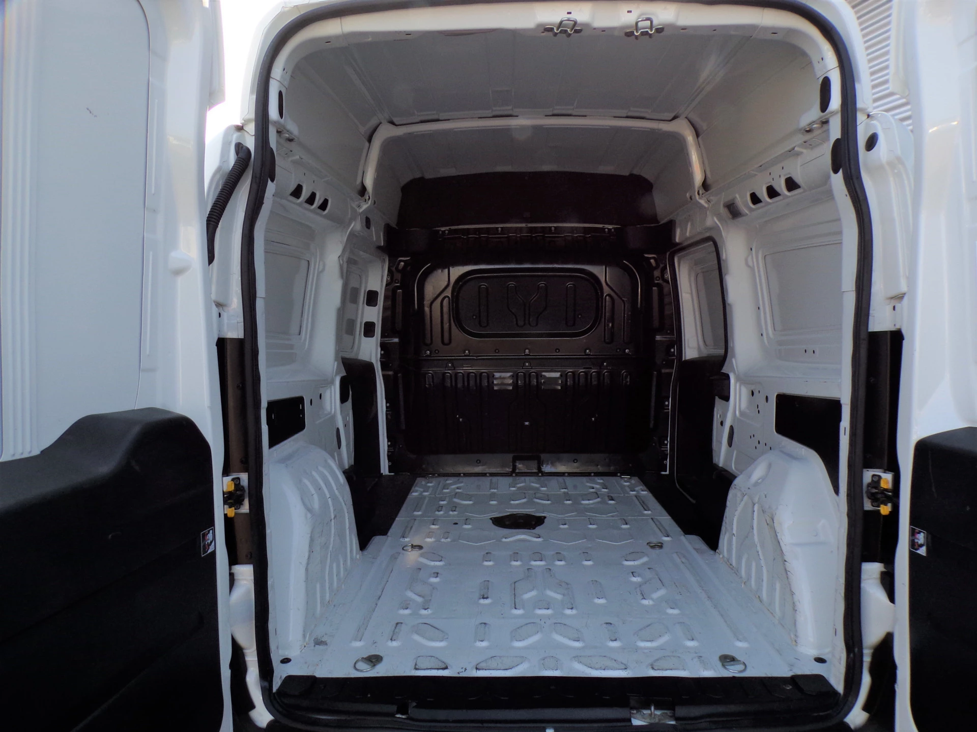 Fiat Doblò 2015 - Cargo 1.6 MJ L2H2 Maxi Airco Bild 9
