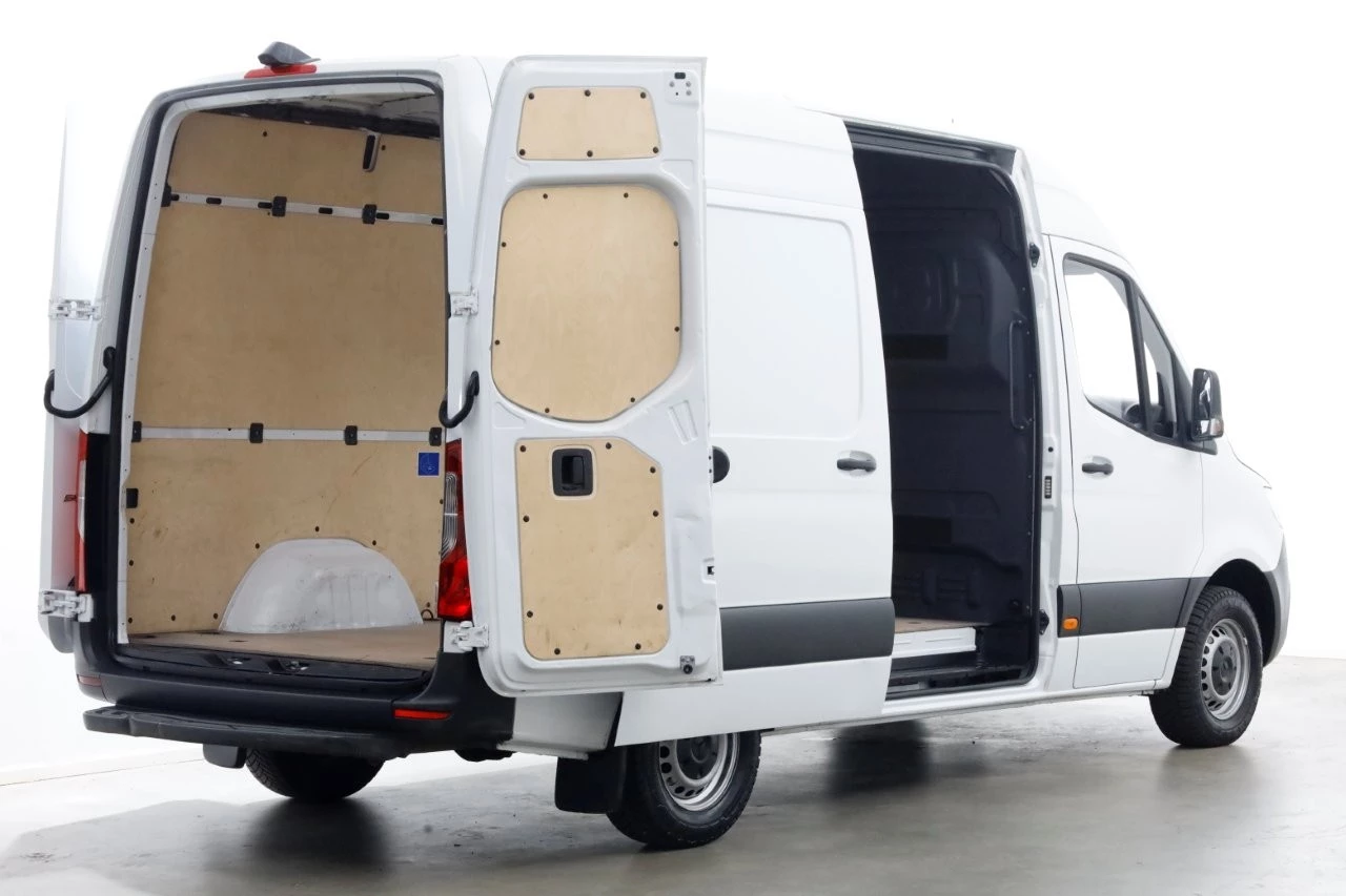 Mercedes-Benz Sprinter 2021 - 311 CDI 115pk RWD 7G Automaat L2H2 Airco/Camera 05-2021 Bild 12
