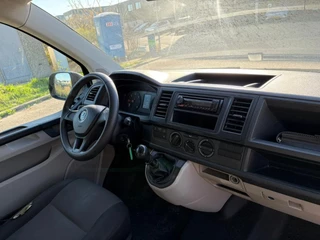 Volkswagen Transporter 2017 - 2.0TDI L1H1 95800KM Euro 6 zdjecie 4