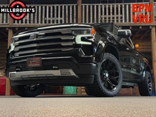 Chevrolet Silverado 2025 - USA High Country 6.2 V8 420 PK uit voorraad leverbaar BPM VRIJ zdjecie 1
