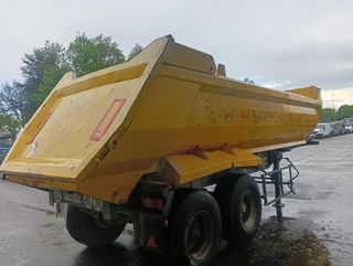 Fruehauf N/A 1998 - 2 Axle Steel Tipper , Spring Suspension , Drum Brakes image 3
