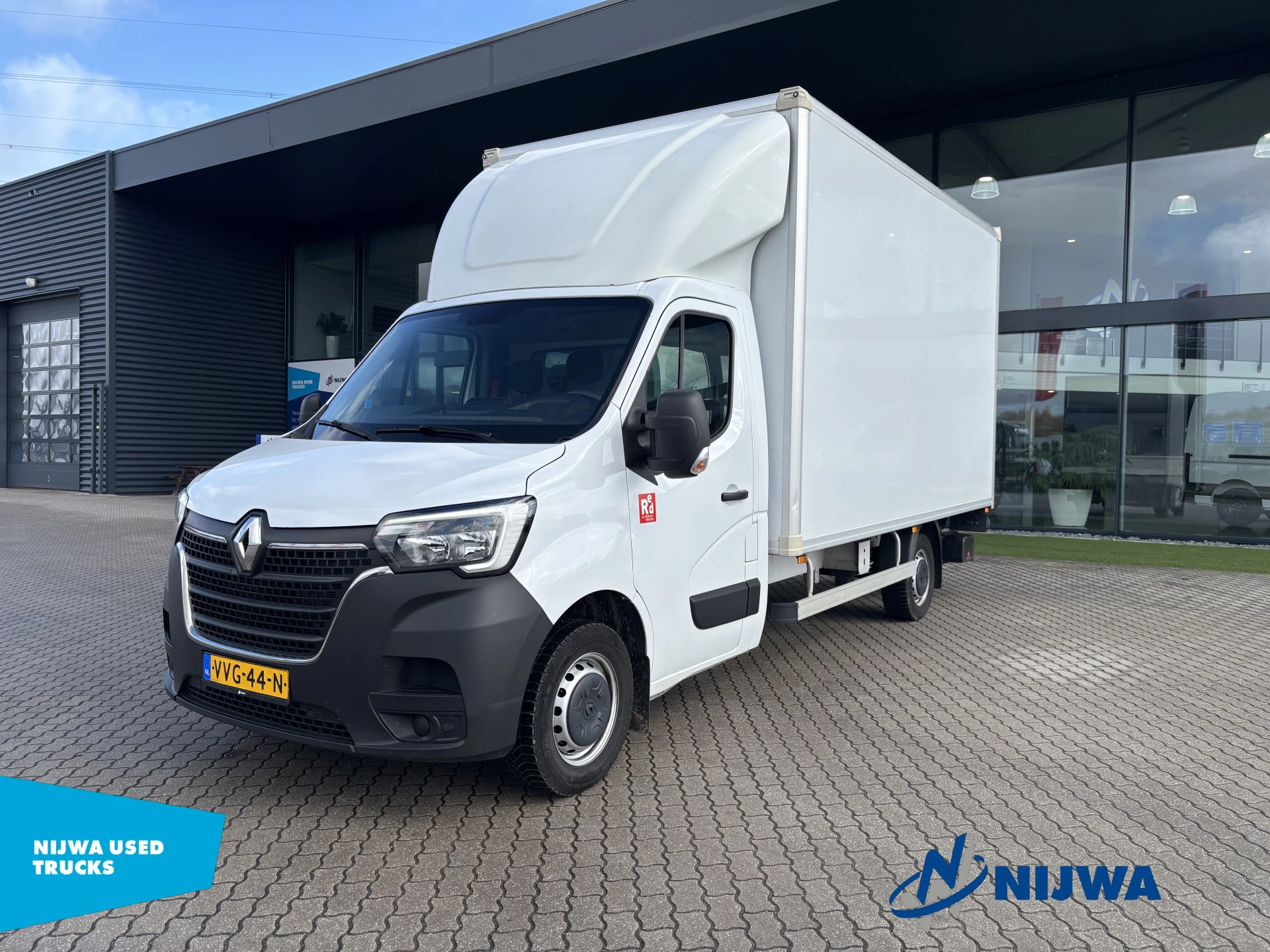 Renault Master 2023 - T35 145 Laadklep + Zijdeur afbeelding 1
