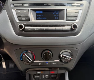 Hyundai i20 2015 - 1.2 LP i-Drive bj.2015 Airco|OH boekjes|Zeer netjes. image 16