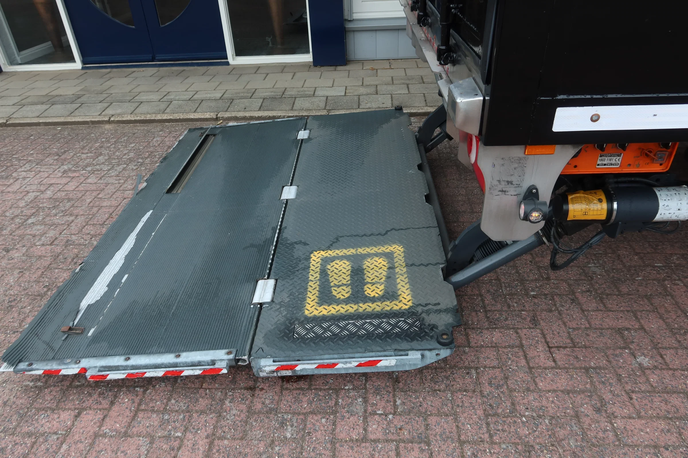 DAF CF 410 2018 - Bak +Dhollandia 2000 kg klep. Black Edition obrázek 10