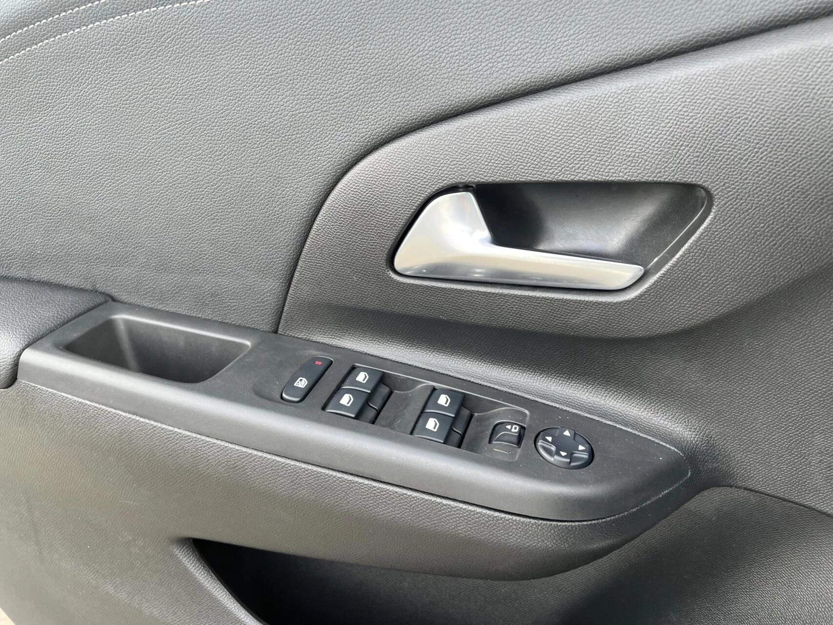 Opel Corsa 2021 - 1.2 Elegance Nav, 360 camera. obrázek 24