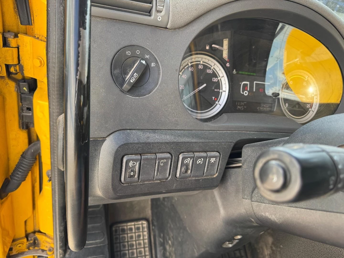 DAF 400 2017 - CF image 35