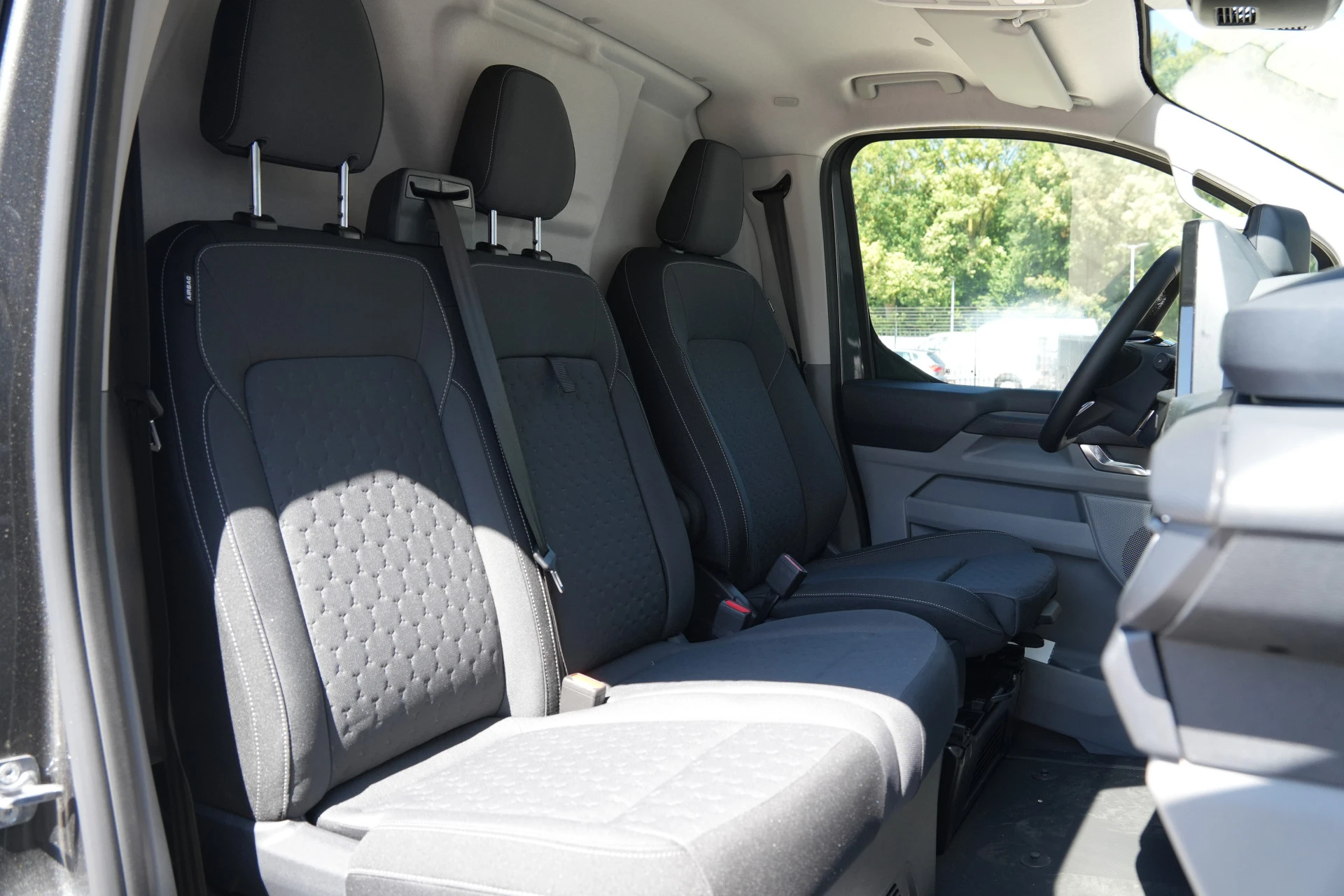 Ford E-Transit Custom 2026 - 340 L2H1 Limited 71 kWh 218pk - AGR Bestuurdersstoel - 2x Schuifdeur - LED - 360 Camera - B&O - ACC - Navi - Stoel/Stuurverwarming - Rijklaar immagine 44