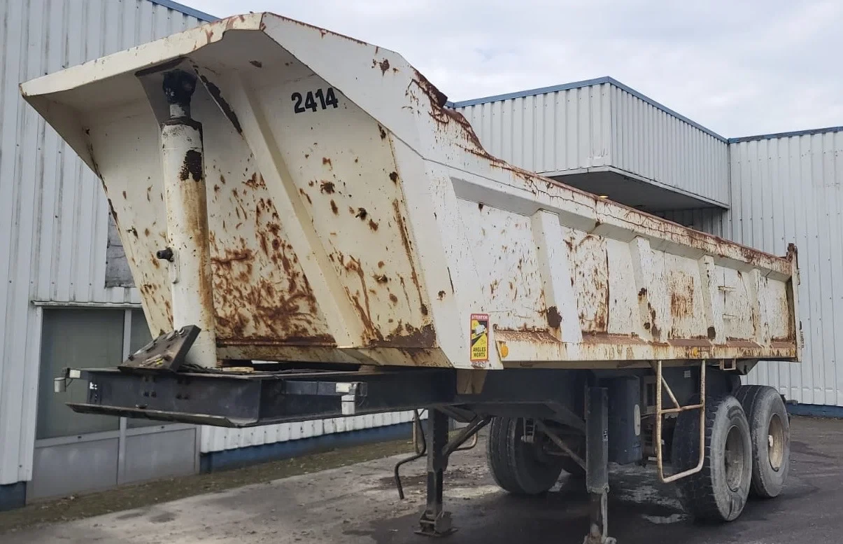 CIF 1990 - 2 Axle , Steel Tipper , Spring Suspension , Drum Brakes obrázek 1