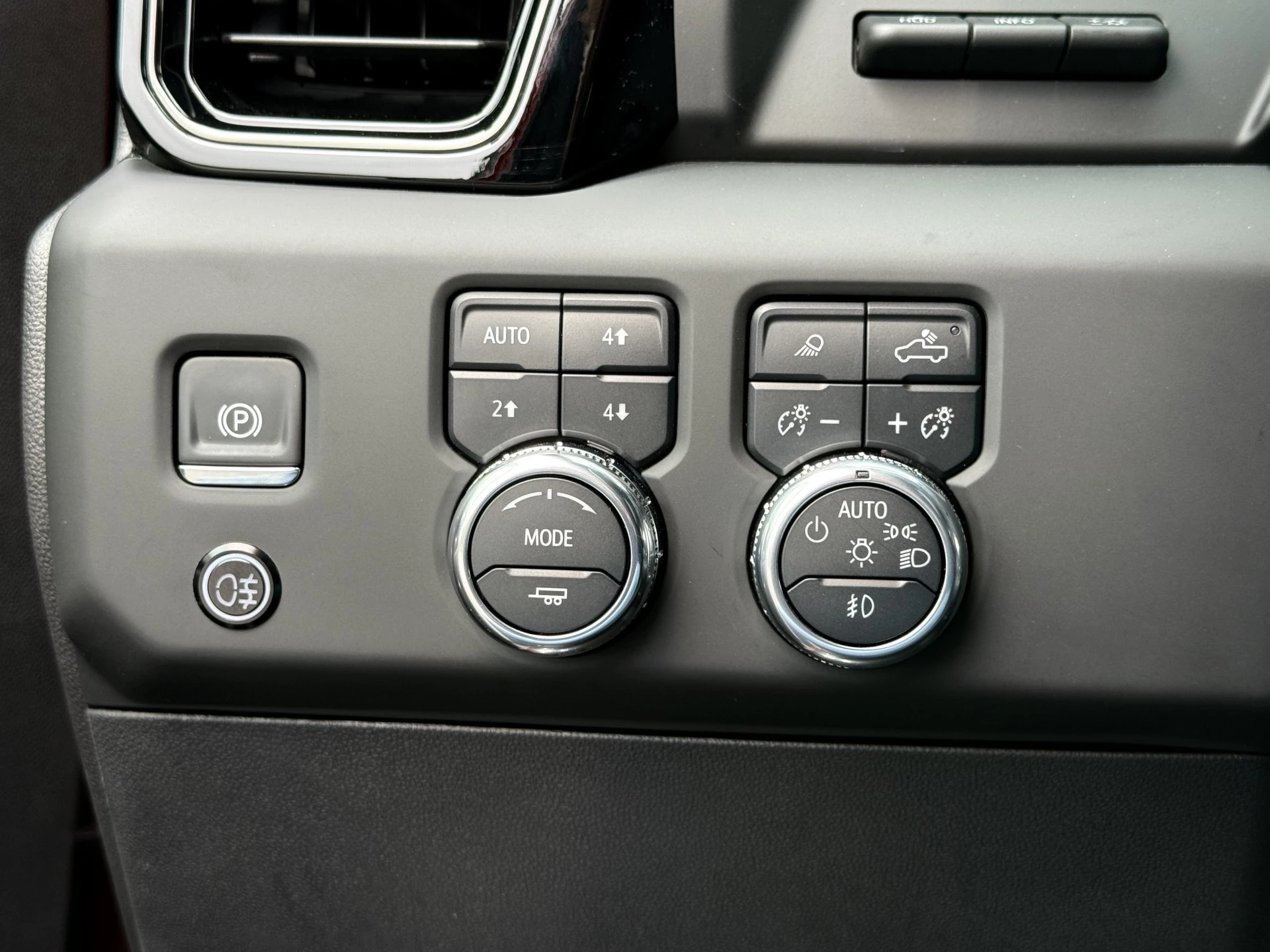 GMC Sierra 2024 - AT4 6.2L V8 420 PK / BPM VRIJ!! / INCL LPG / VIRTUAL COCKPIT / HEAD UP / 360 CAMERA / BOSE / LEDER / TREKHAAK / 3500 KG AHG Bild 17