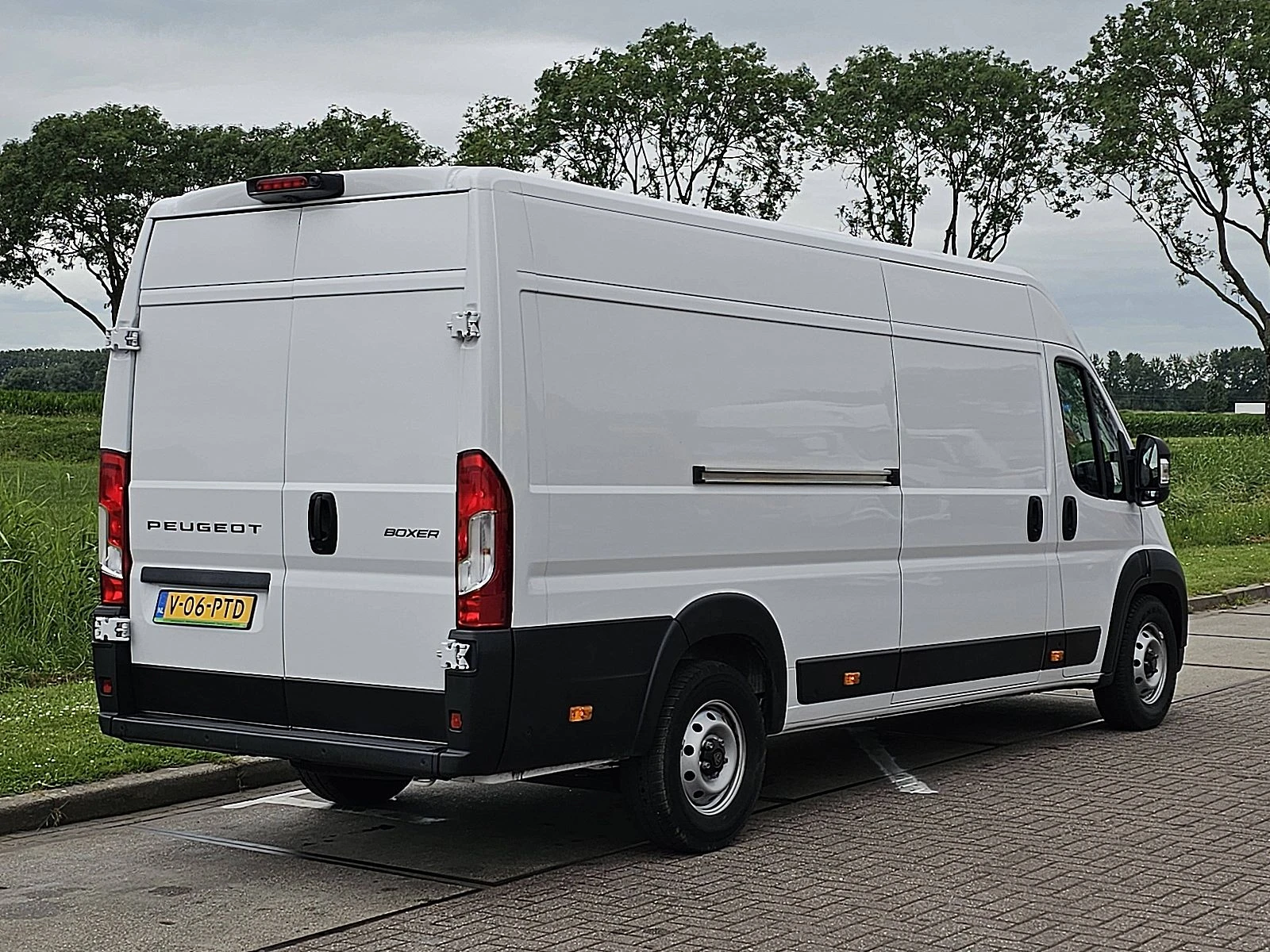 Peugeot Boxer 2024 - 2.2 Bild 3