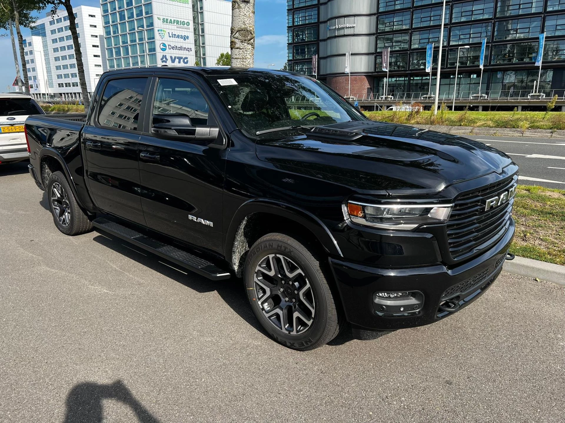 Dodge Ram 1500 2024 - 2025 Laramie Sport Twin Turbo nu in de showroom ! afbeelding 4
