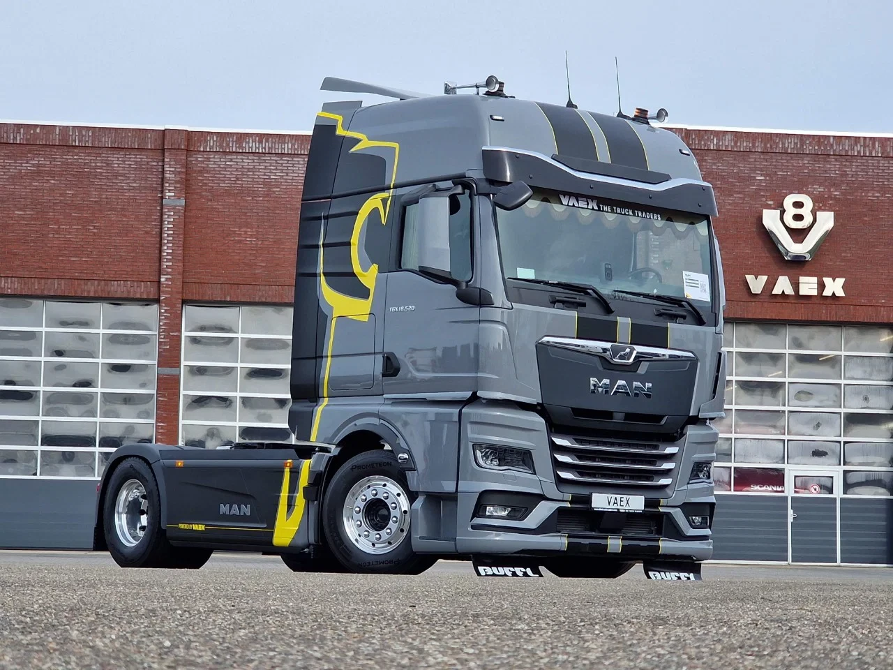 MAN TGX 2026 - 18.520 GX - New - D30 - Retarder - Night clima - Alcoa - Show truck - obrázek 40