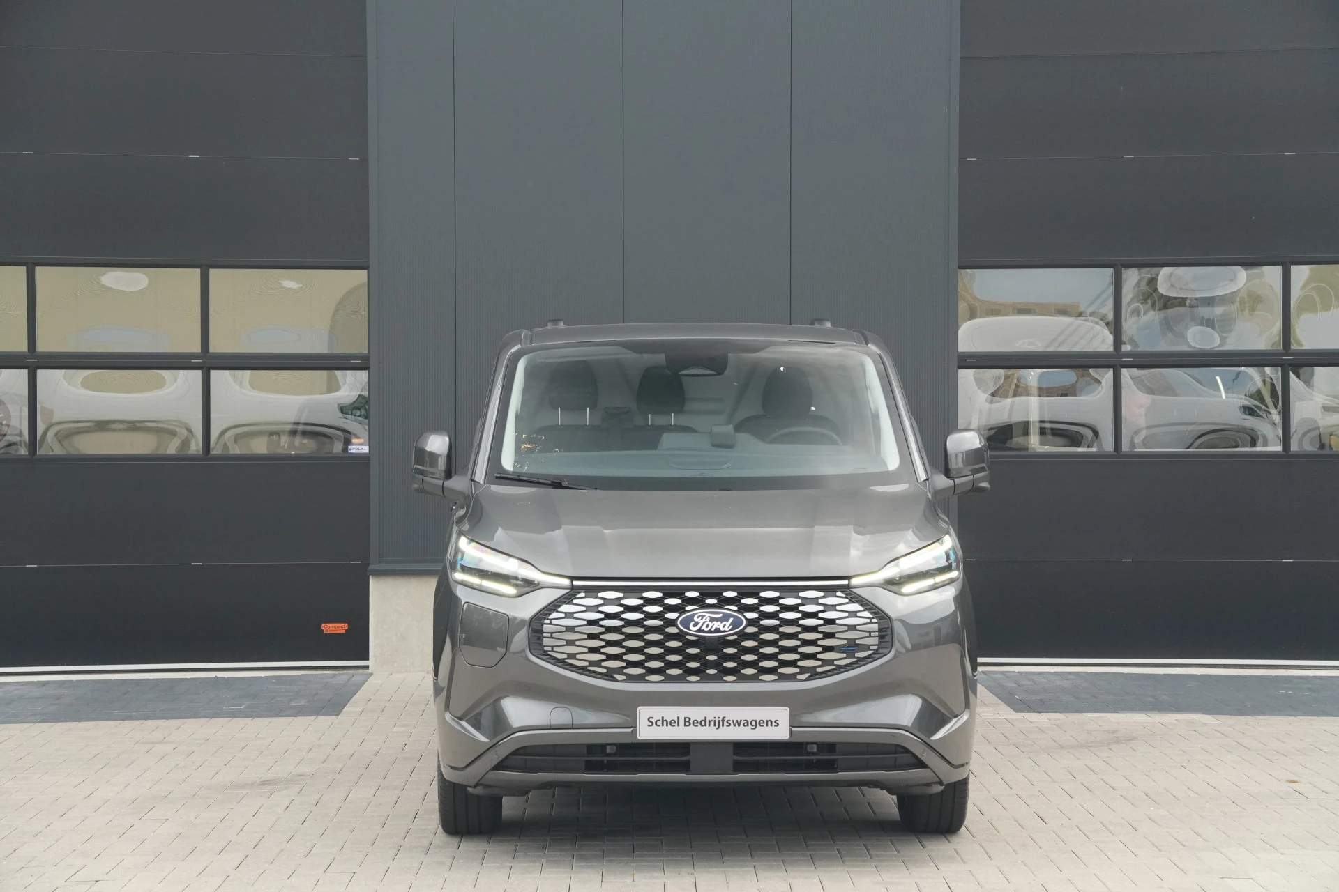 Ford E-Transit Custom 2026 - 340 L2H1 Limited 71 kWh 218pk - AGR Bestuurdersstoel - Trekhaak - ACC - B&O - Navi - Stoel/Stuurverwarming - 360 Camera - Blindspot - Rijklaar Bild 2