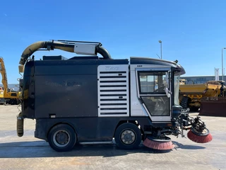 Ravo Ravo 560 sweeper 3th brush / vacuumtruck (BZ-VJ-14) 2012 - Ravo 560 sweeper 3th brush / vacuumtruck (BZ-VJ-14) obrazek 6