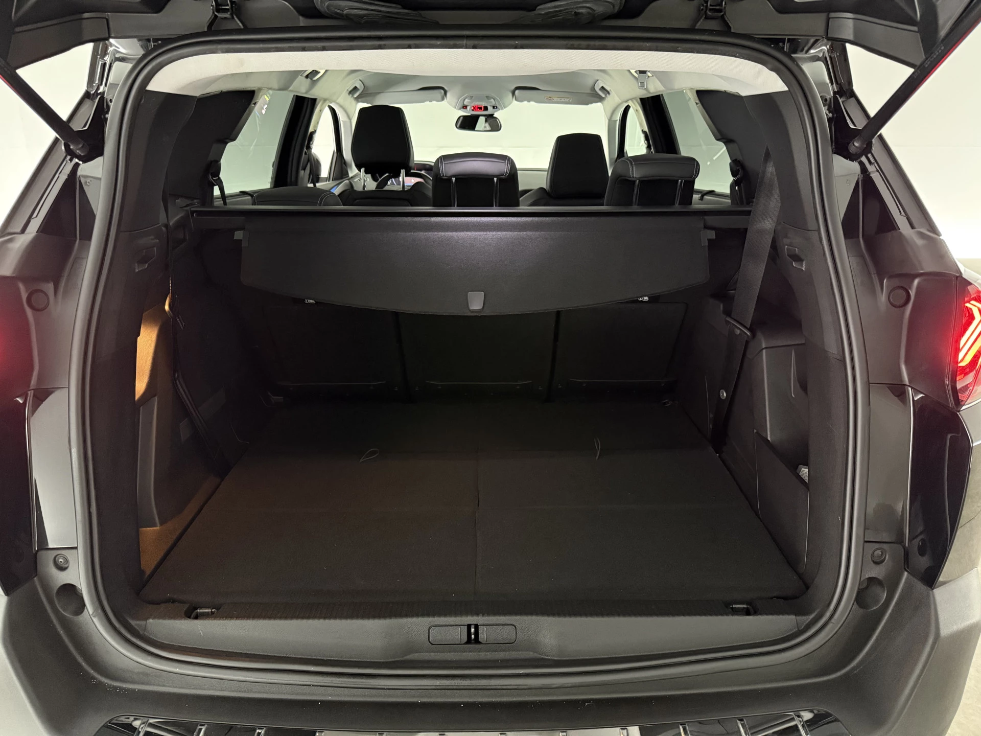 Peugeot 5008 2022 - 1.2 PureTech Allure 7p. afbeelding 40