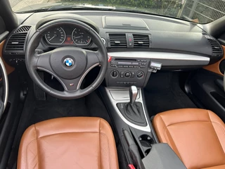 BMW 1 Series 2011 - Cabrio 118i Executive Automaat ,leer,trekh,boekjes imagem 8