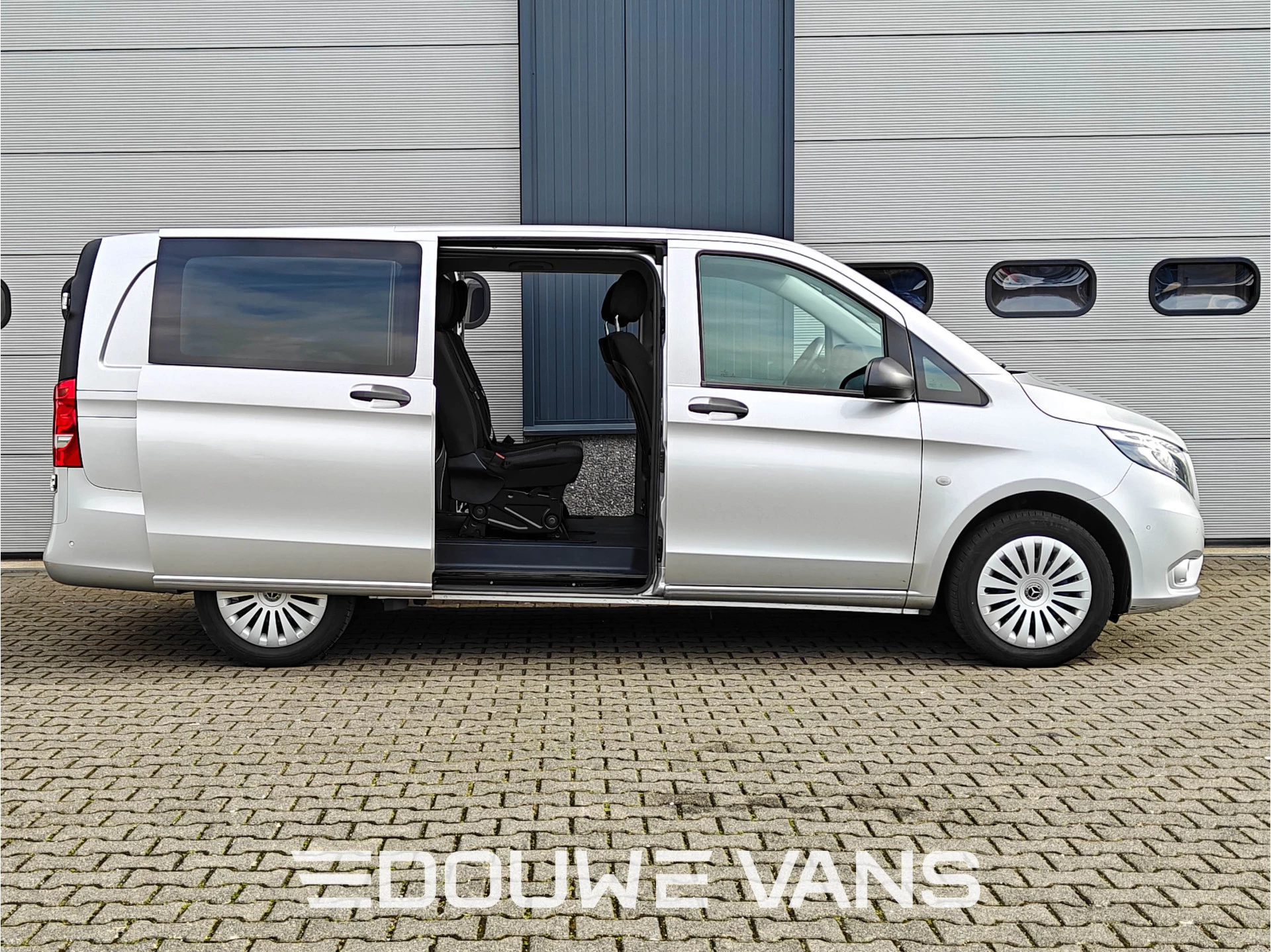 Mercedes-Benz Vito 2021 - 119 L2 4MATIC Automaat LED 5 Pers. Stoelverwarming zdjęcie 3