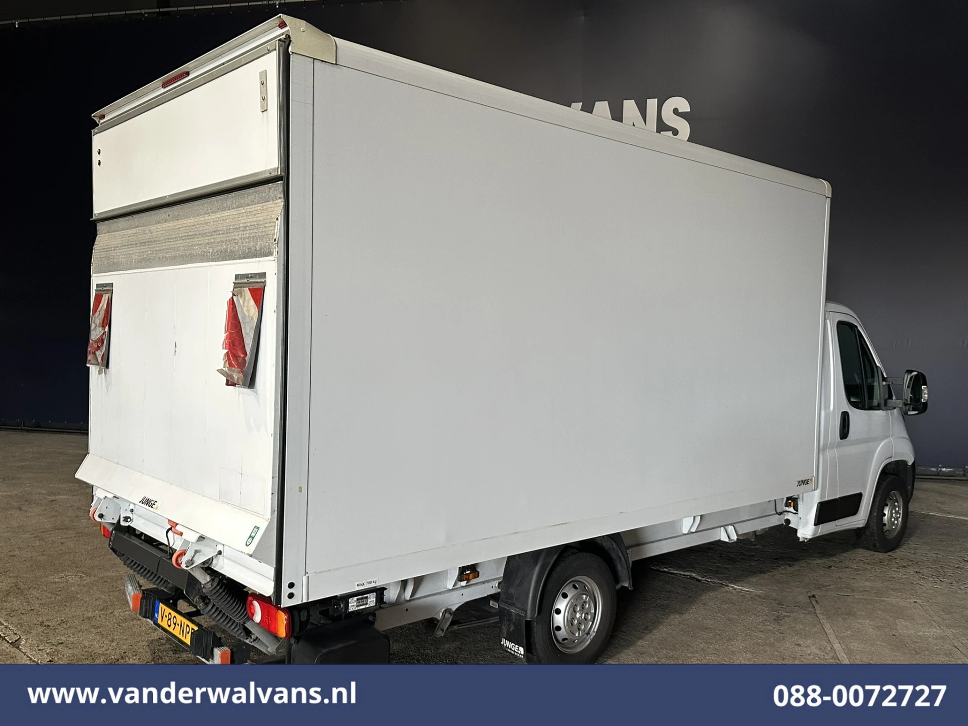 Peugeot Boxer 2022 - 2.2 BlueHDi 141pk Bakwagen 436cm Lang Laadklep Euro6 Airco | Cruisecontrol | 1055kg laadvermogen image 10