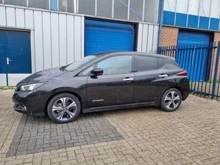 Nissan Leaf 2018 - Tekna 40 kWh soh 87%, camera. image 4