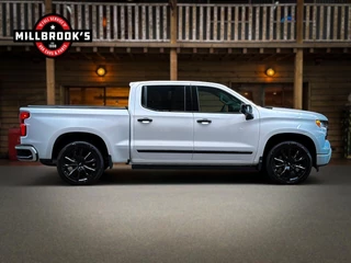 Chevrolet Silverado 2024 - High Country 6.2 V8 420 PK, obrazek 6