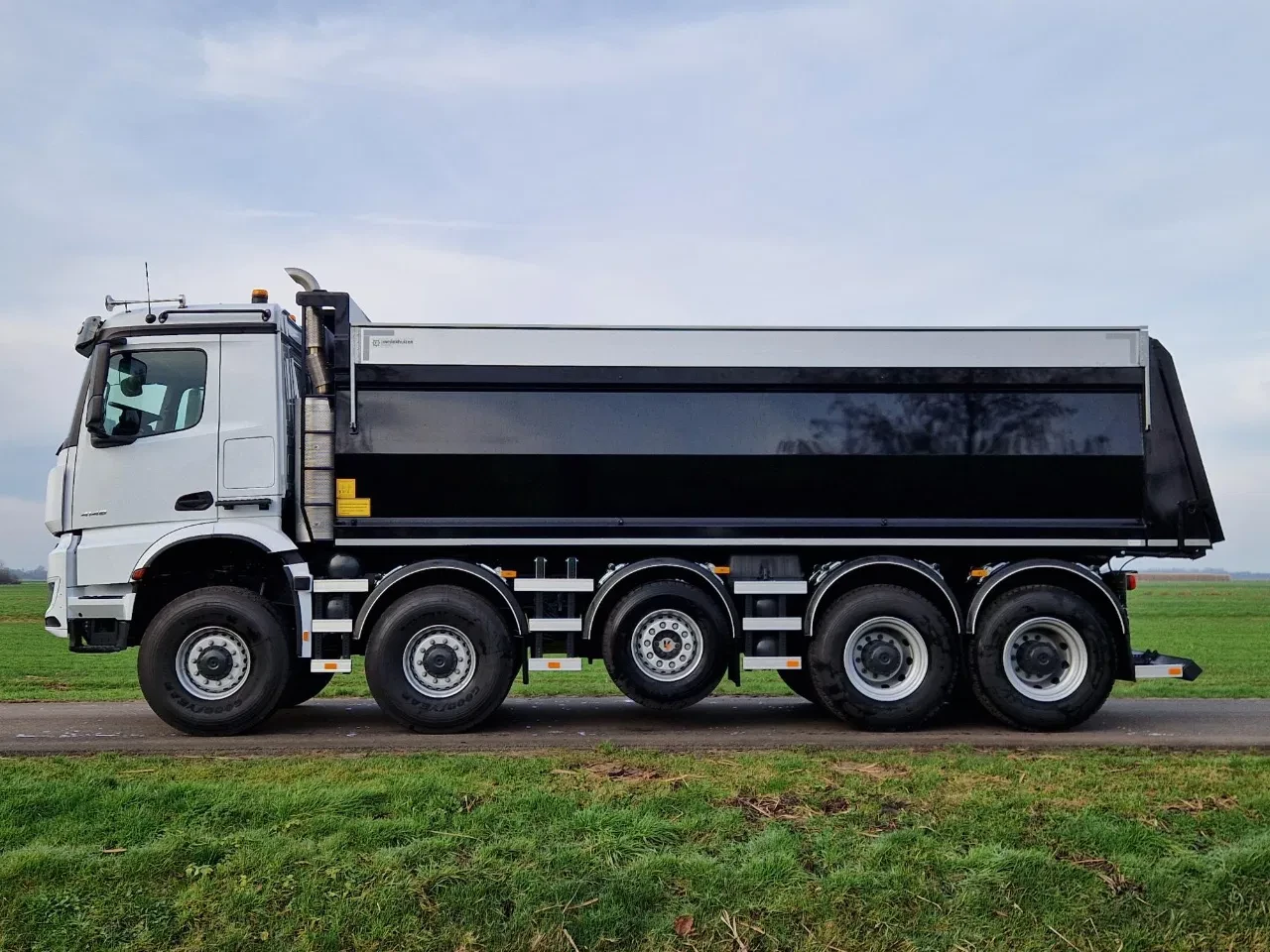 Mercedes-Benz Arocs 5048 - 10x8 50-ton midlift met Hyva kipper Bild 2