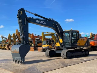 Hyundai R215L 2026 imagen 2 miniatura