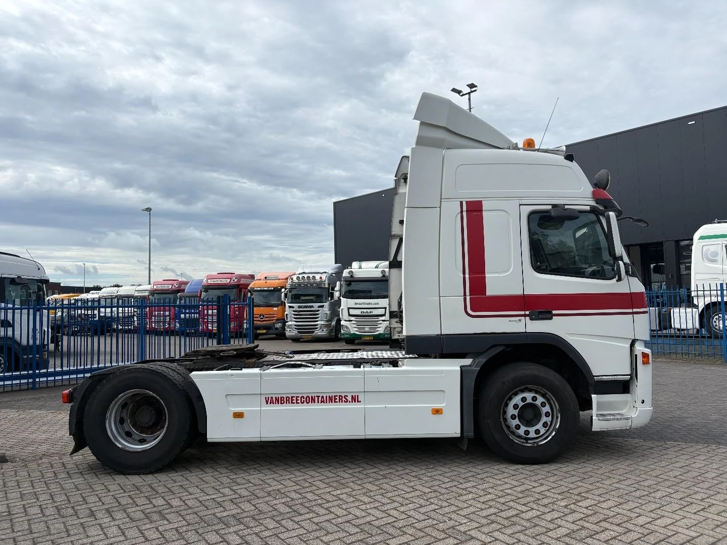 Volvo FM400 2007 image 16