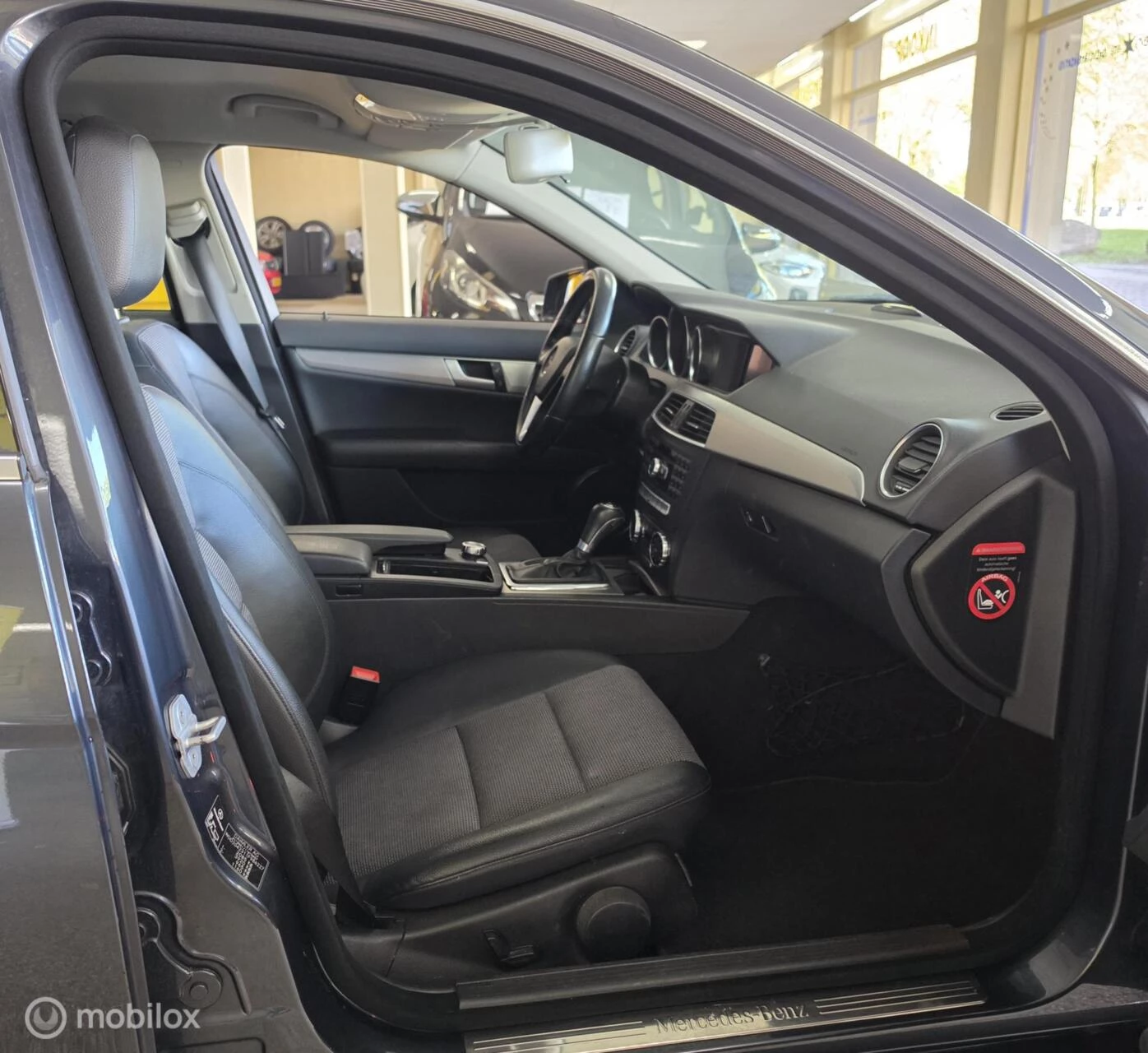 Mercedes-Benz C-Class 2012 - Estate 180 Business Class Avantgarde image 6