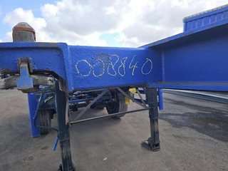 Renders 2 axle 20 ft container chassis  steel  springs bpw drum heavy duty 1996 - N/A image 8