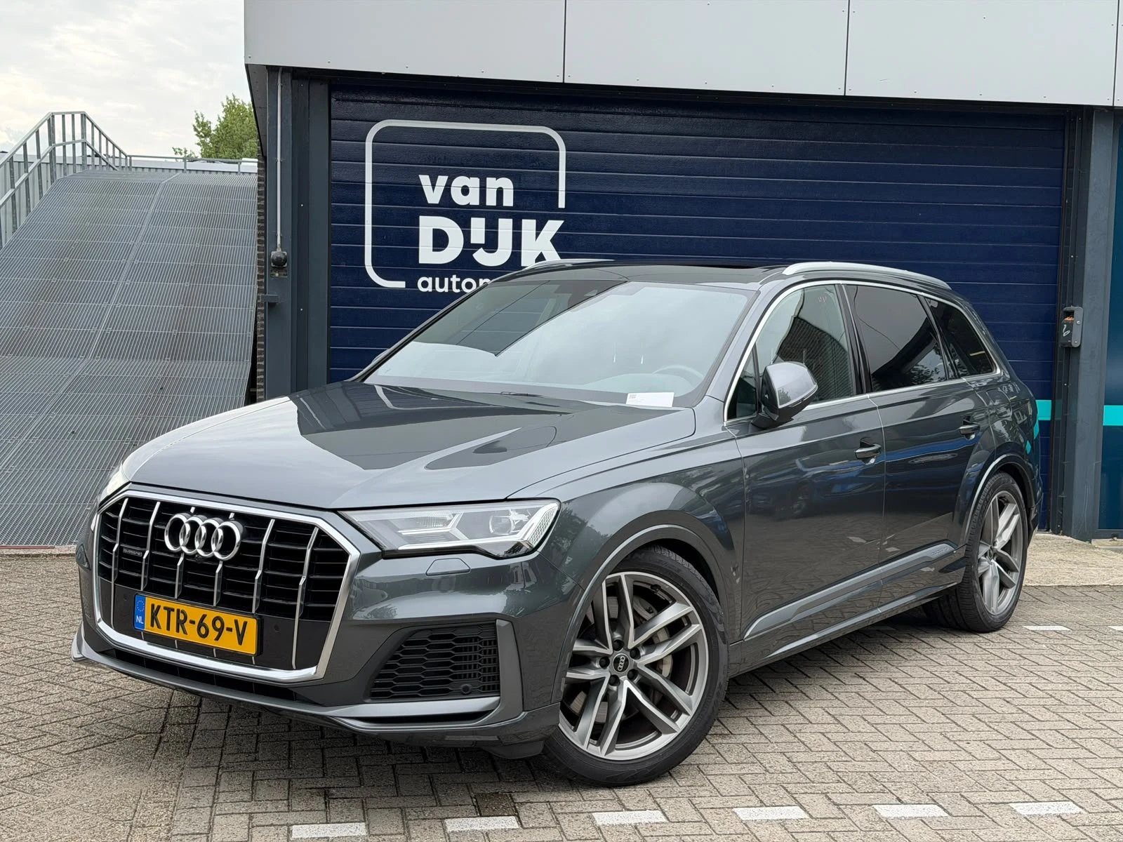 Audi Q7 2022 - 55 TFSI e quattro Pro Line S Panoramadak Luchtvering imagem 1
