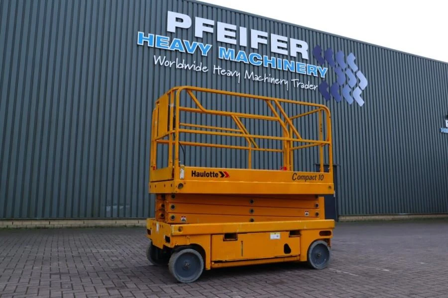 Haulotte 2011 - Compact 10 Electric, 10m Working Height, 450kg Cap immagine 1