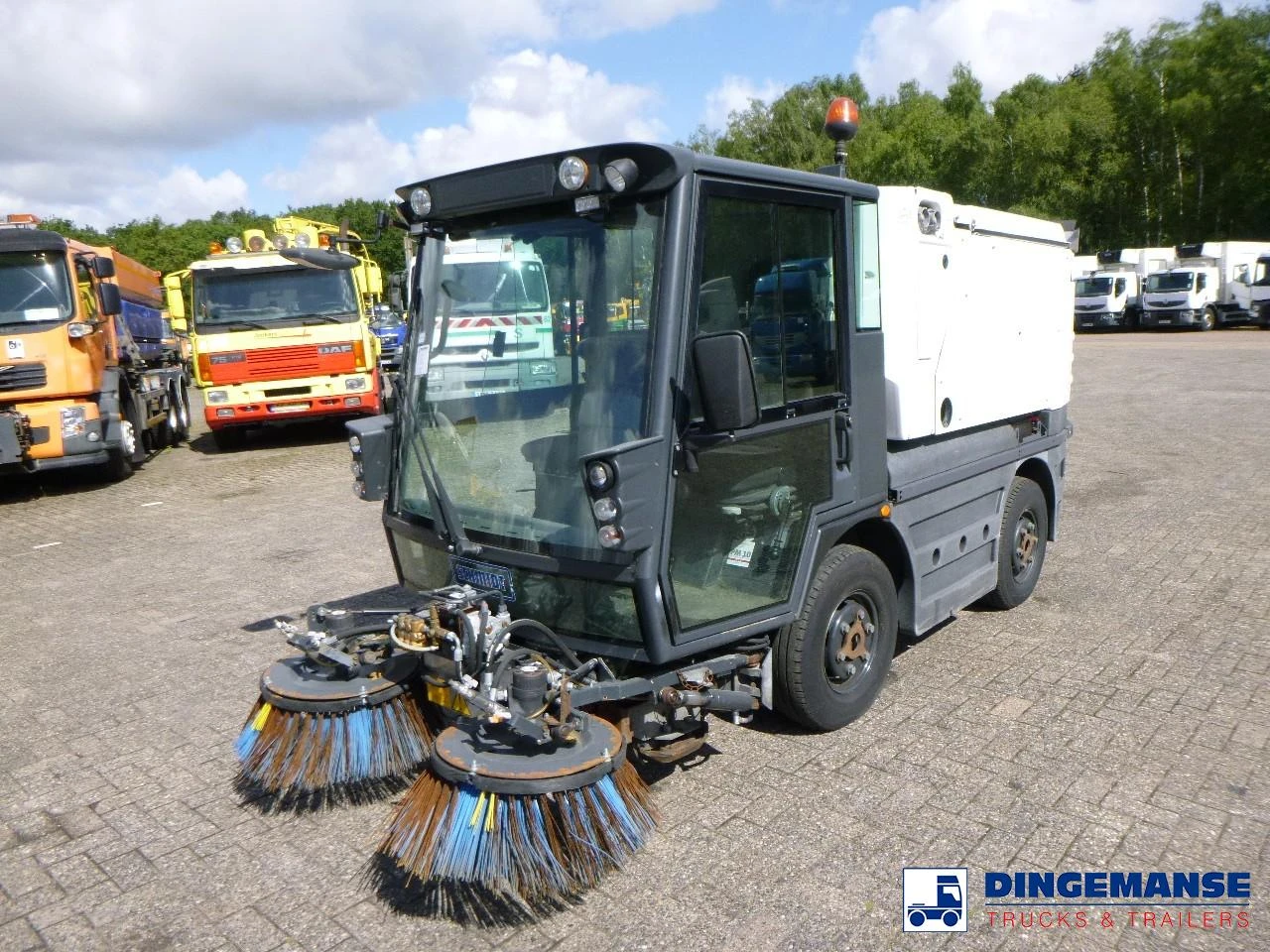 Schmidt Compact 200 street sweeper 2014 image 1