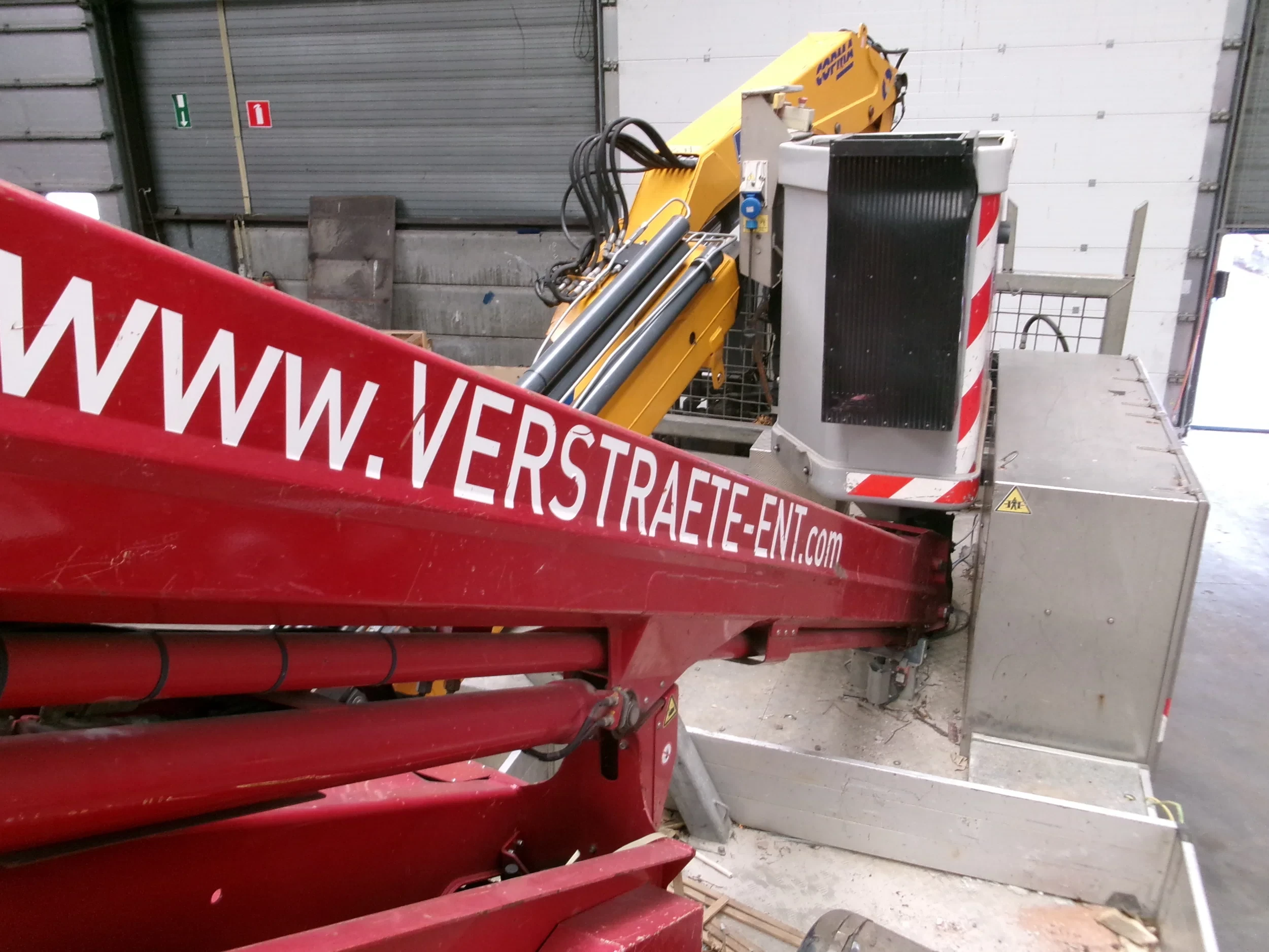 MAN TGX 2010 - 26.400 6X2 + CRANE + LIFT ENGINE BROKE afbeelding 18