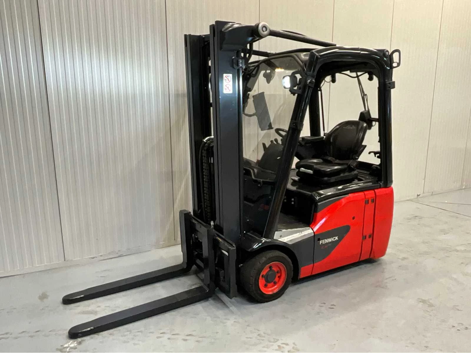 Linde 2019 - E16C-02 Triplex - Freelift - Sideshift afbeelding 1