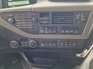 Volvo FH - 13.500 Globetrotter XL 6x2 - Carrier Frigo Bi Temp - Loadlift - I parkcool - Leather zdjecie 13