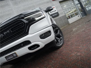 Dodge Ram 1500 2022 - 5.7 V8 4x4 Crew Cab Limited Night immagine 15